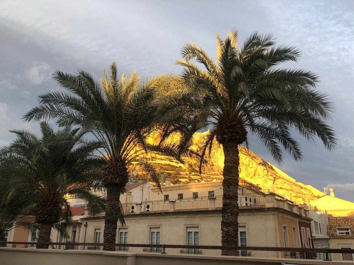 Apartamento Magic Atico In The Heart Of The Old Town Alicante Exterior foto
